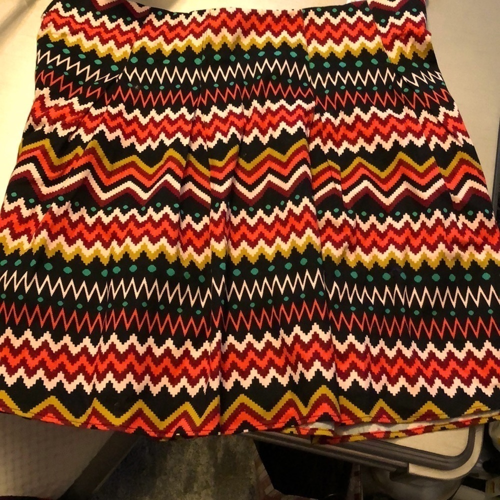 Forever 21 3x pleated skirt. Aztec type pr…